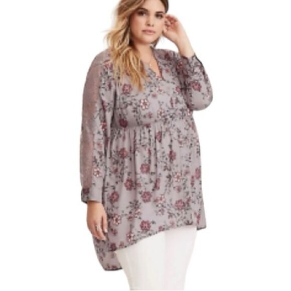 Torrid Wm’s Sz 4 Light Gray Purple Floral Lace Textured Boho Hi Lo Tunic Blouse - Picture 2 of 6